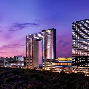 Отель Novotel Ambassador Yongsan